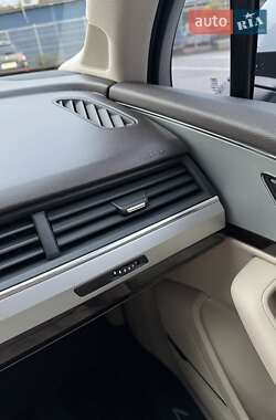 Позашляховик / Кросовер Audi Q7 2019 в 