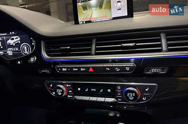 Позашляховик / Кросовер Audi Q7 2015 в 