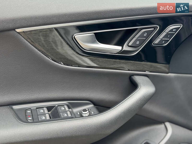 Позашляховик / Кросовер Audi Q7 2016 в Сумах