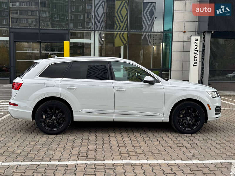 Позашляховик / Кросовер Audi Q7 2016 в Сумах