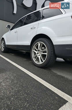 Внедорожник / Кроссовер Audi Q7 2013 в 