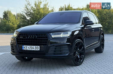 Позашляховик / Кросовер Audi Q7 2015 в 