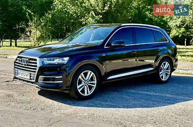 Позашляховик / Кросовер Audi Q7 2016 в Запоріжжі