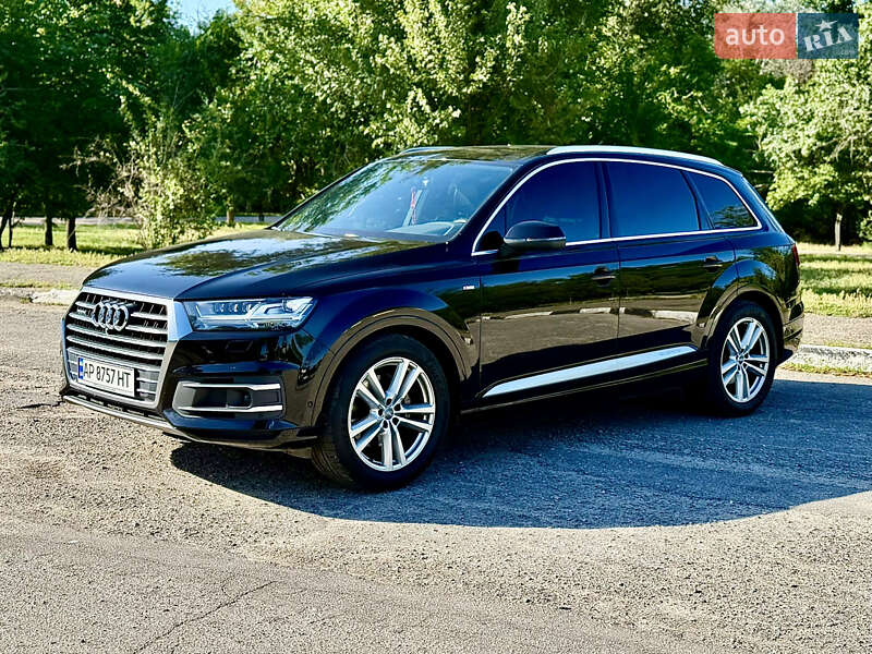 Позашляховик / Кросовер Audi Q7 2016 в 