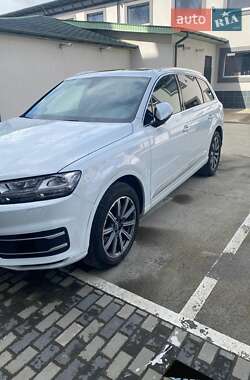 Внедорожник / Кроссовер Audi Q7 2018 в 