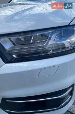 Внедорожник / Кроссовер Audi Q7 2018 в 