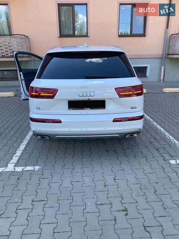 Внедорожник / Кроссовер Audi Q7 2018 в Киеве