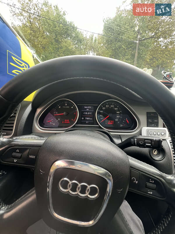 Позашляховик / Кросовер Audi Q7 2009 в Верховині