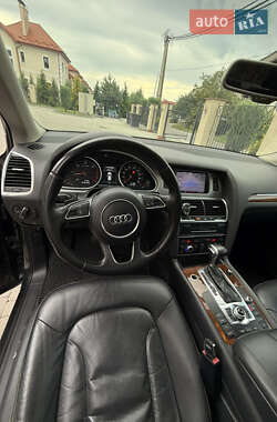 Позашляховик / Кросовер Audi Q7 2012 в 