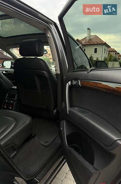 Позашляховик / Кросовер Audi Q7 2012 в 