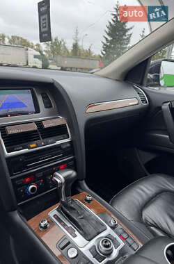 Позашляховик / Кросовер Audi Q7 2015 в 