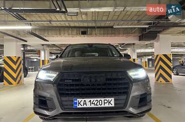 Позашляховик / Кросовер Audi Q7 2018 в 