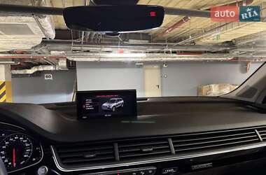 Позашляховик / Кросовер Audi Q7 2018 в 