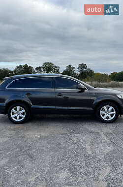 Позашляховик / Кросовер Audi Q7 2006 в 