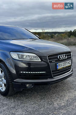 Позашляховик / Кросовер Audi Q7 2006 в 