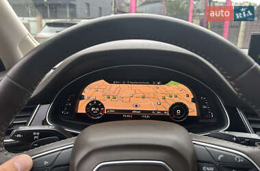 Позашляховик / Кросовер Audi Q7 2018 в 