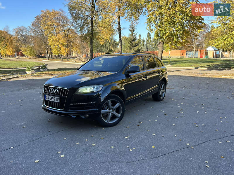 Внедорожник / Кроссовер Audi Q7 2015 в Черкассах