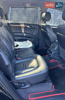 Позашляховик / Кросовер Audi Q7 2015 в 