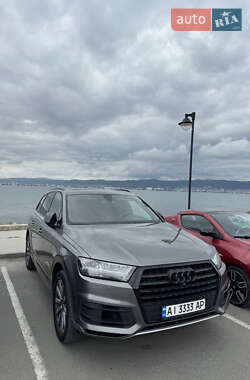 Позашляховик / Кросовер Audi Q7 2017 в 