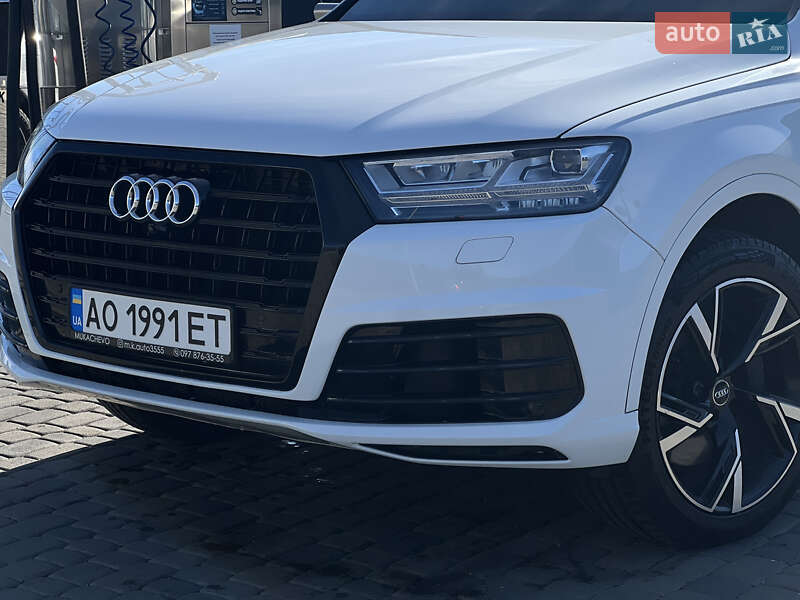 Позашляховик / Кросовер Audi Q7 2019 в Мукачевому