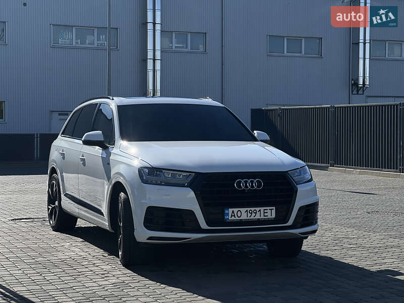 Позашляховик / Кросовер Audi Q7 2019 в Мукачевому