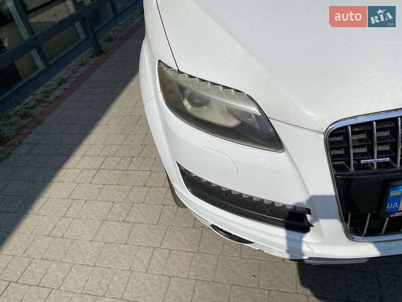 Позашляховик / Кросовер Audi Q7 2013 в Ужгороді
