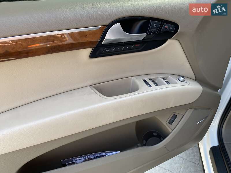 Позашляховик / Кросовер Audi Q7 2013 в Ужгороді
