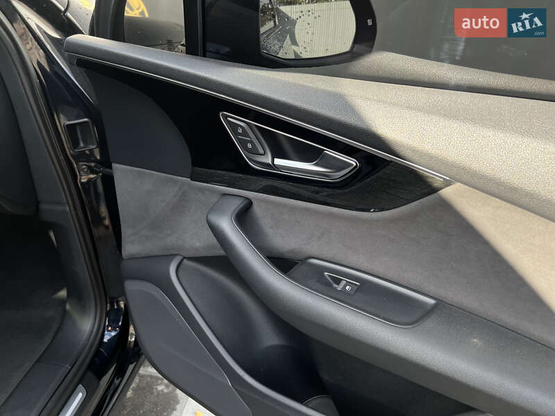Позашляховик / Кросовер Audi Q7 2017 в Києві