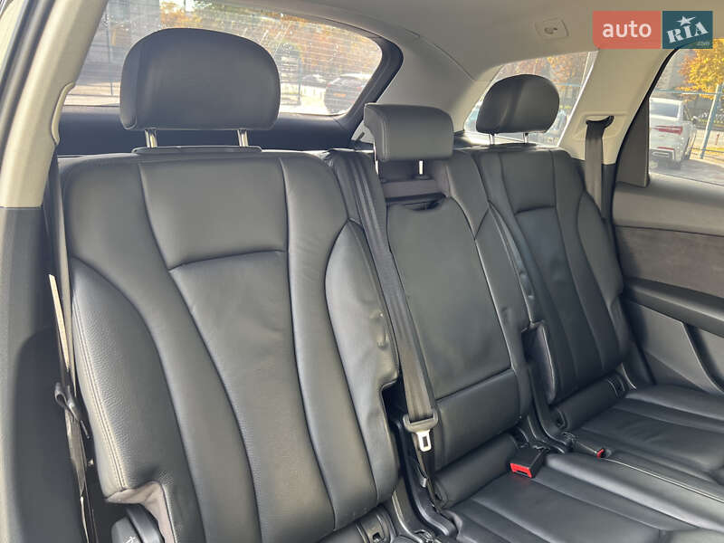 Позашляховик / Кросовер Audi Q7 2017 в Києві
