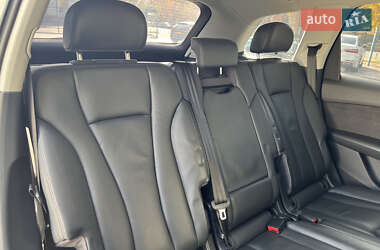 Позашляховик / Кросовер Audi Q7 2017 в 