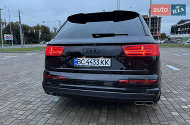 Внедорожник / Кроссовер Audi Q7 2016 в 