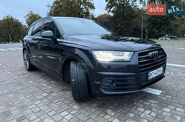 Внедорожник / Кроссовер Audi Q7 2016 в 