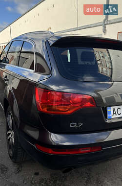 Позашляховик / Кросовер Audi Q7 2006 в 