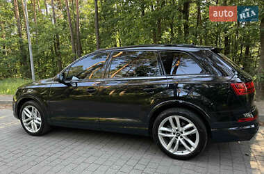 Внедорожник / Кроссовер Audi Q7 2017 в 