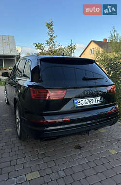 Внедорожник / Кроссовер Audi Q7 2017 в 