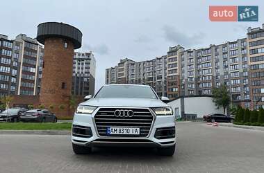 Внедорожник / Кроссовер Audi Q7 2017 в 