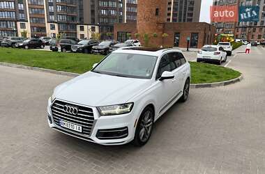 Внедорожник / Кроссовер Audi Q7 2017 в 