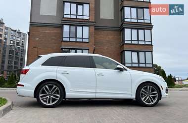 Внедорожник / Кроссовер Audi Q7 2017 в 