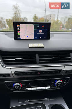 Позашляховик / Кросовер Audi Q7 2017 в 