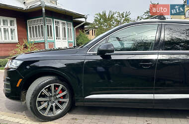 Позашляховик / Кросовер Audi Q7 2017 в 