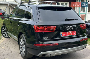 Позашляховик / Кросовер Audi Q7 2017 в 