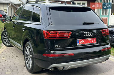 Позашляховик / Кросовер Audi Q7 2017 в 