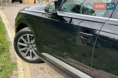 Позашляховик / Кросовер Audi Q7 2017 в 