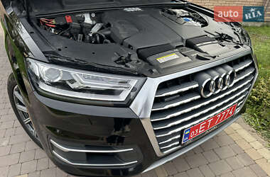 Позашляховик / Кросовер Audi Q7 2017 в 