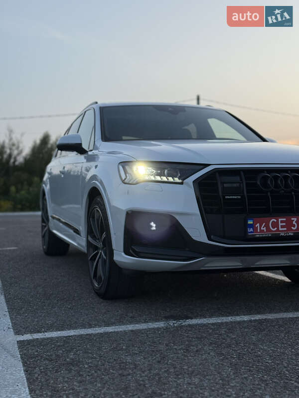 Внедорожник / Кроссовер Audi Q7 2020 в Черновцах