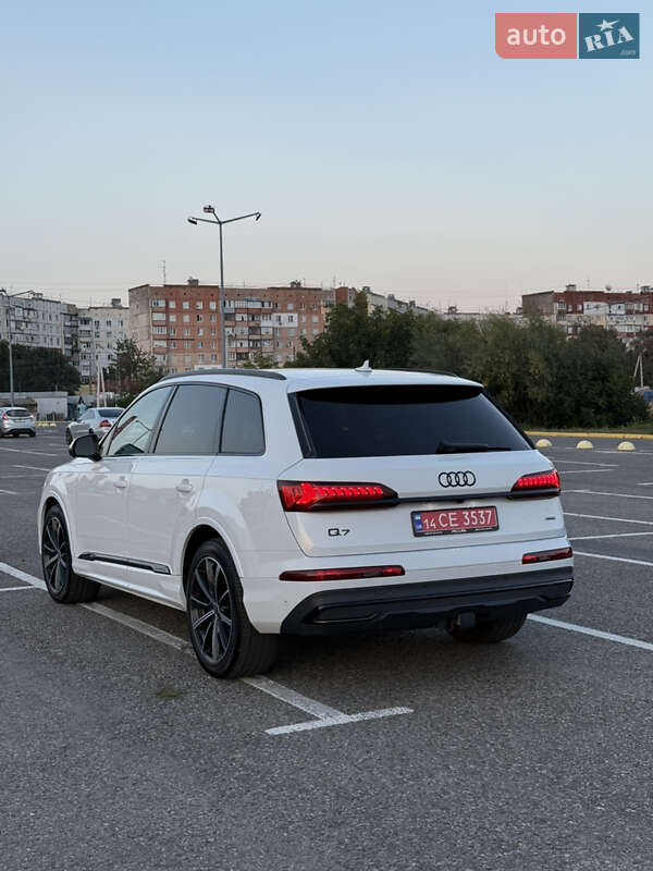 Внедорожник / Кроссовер Audi Q7 2020 в Черновцах