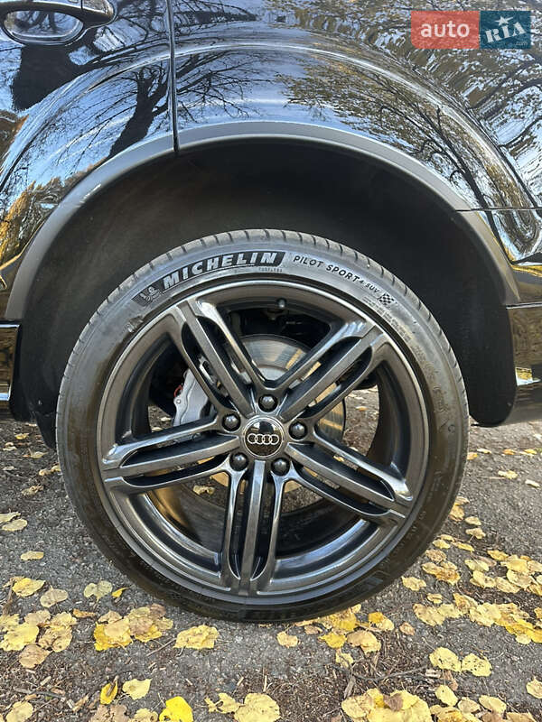 Позашляховик / Кросовер Audi Q7 2013 в Сумах