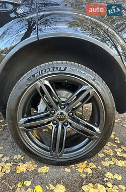 Внедорожник / Кроссовер Audi Q7 2013 в 