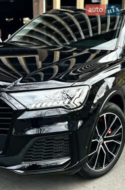 Позашляховик / Кросовер Audi Q7 2020 в  фото 8 Позашляховик / Кросовер Audi Q7 2020 в
