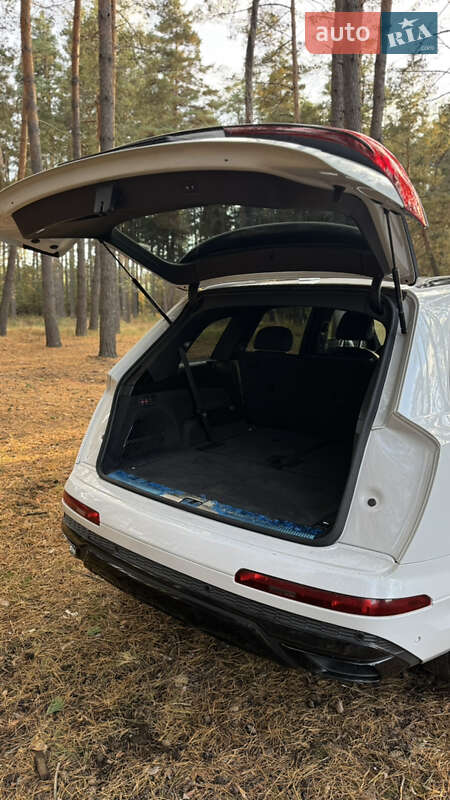 Позашляховик / Кросовер Audi Q7 2021 в Харкові